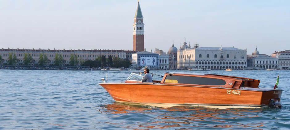 Water Taxi Luxe